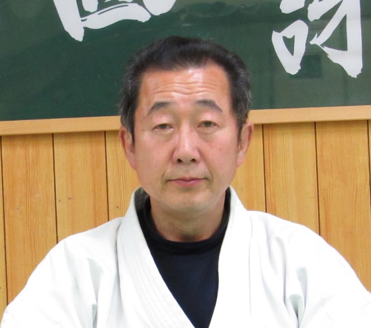 長谷川先生顔写真